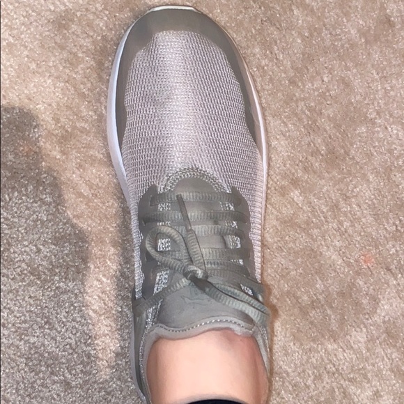 Puma Shoes - Picture 4 of 4